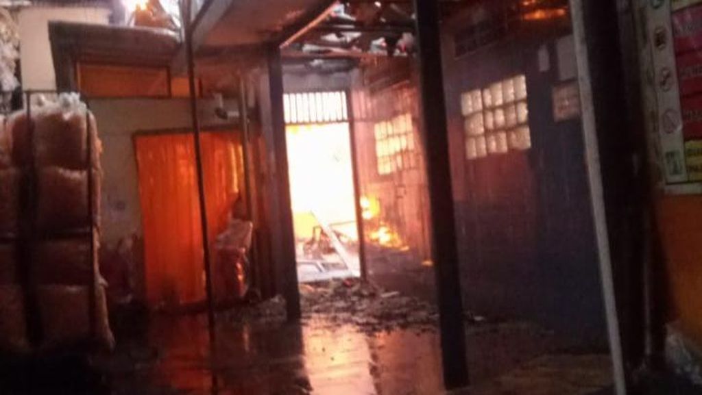 Tragedi di Bogor: Kebakaran Pabrik Garmen Diduga Akibat Korsleting Listrik